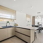Villa In Minj With Swimming Pool