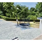 Villa In Minj With Swimming Pool